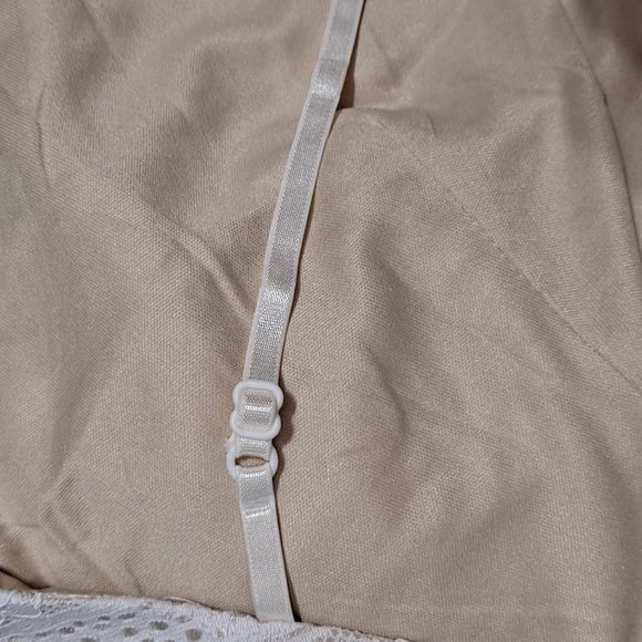 Off White Floral Lace Square Neckline Criss-Cross Open Back Flare Mini Dress – P - Picture 7 of 9